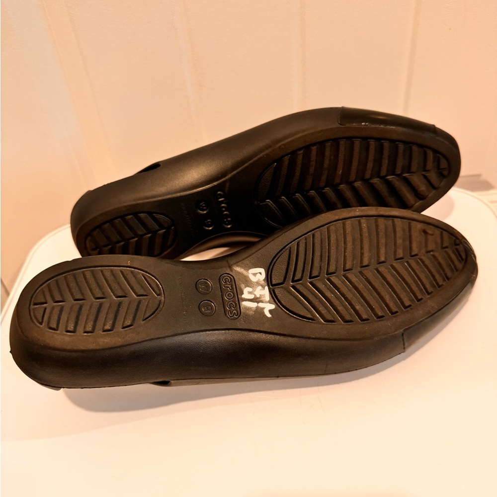 Croc Iconic Comfort Black Ladies Slip-On Waterproof Flats Size 9 - Picture 3 of 5